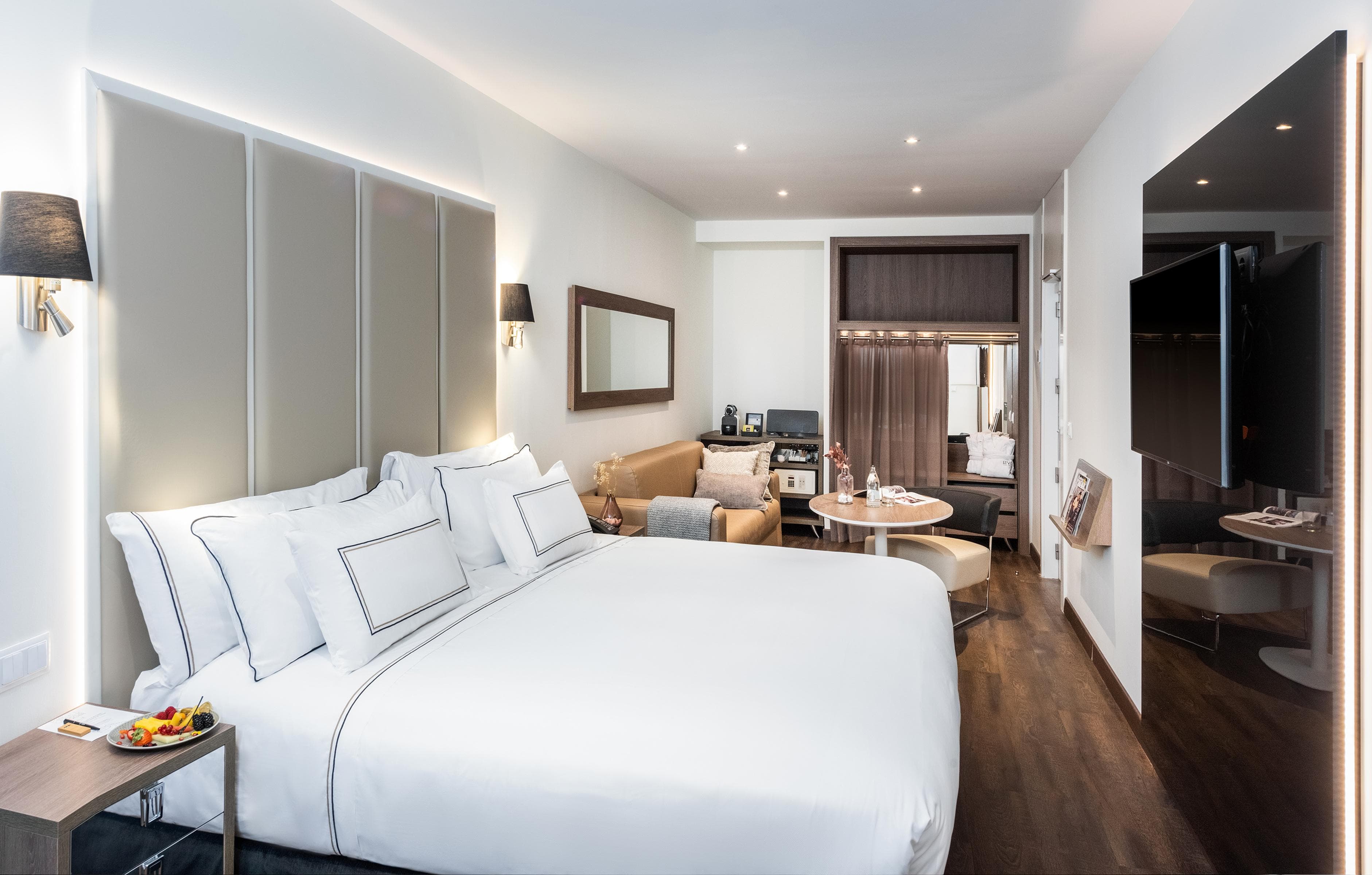 Melia Madrid Serrano - 27