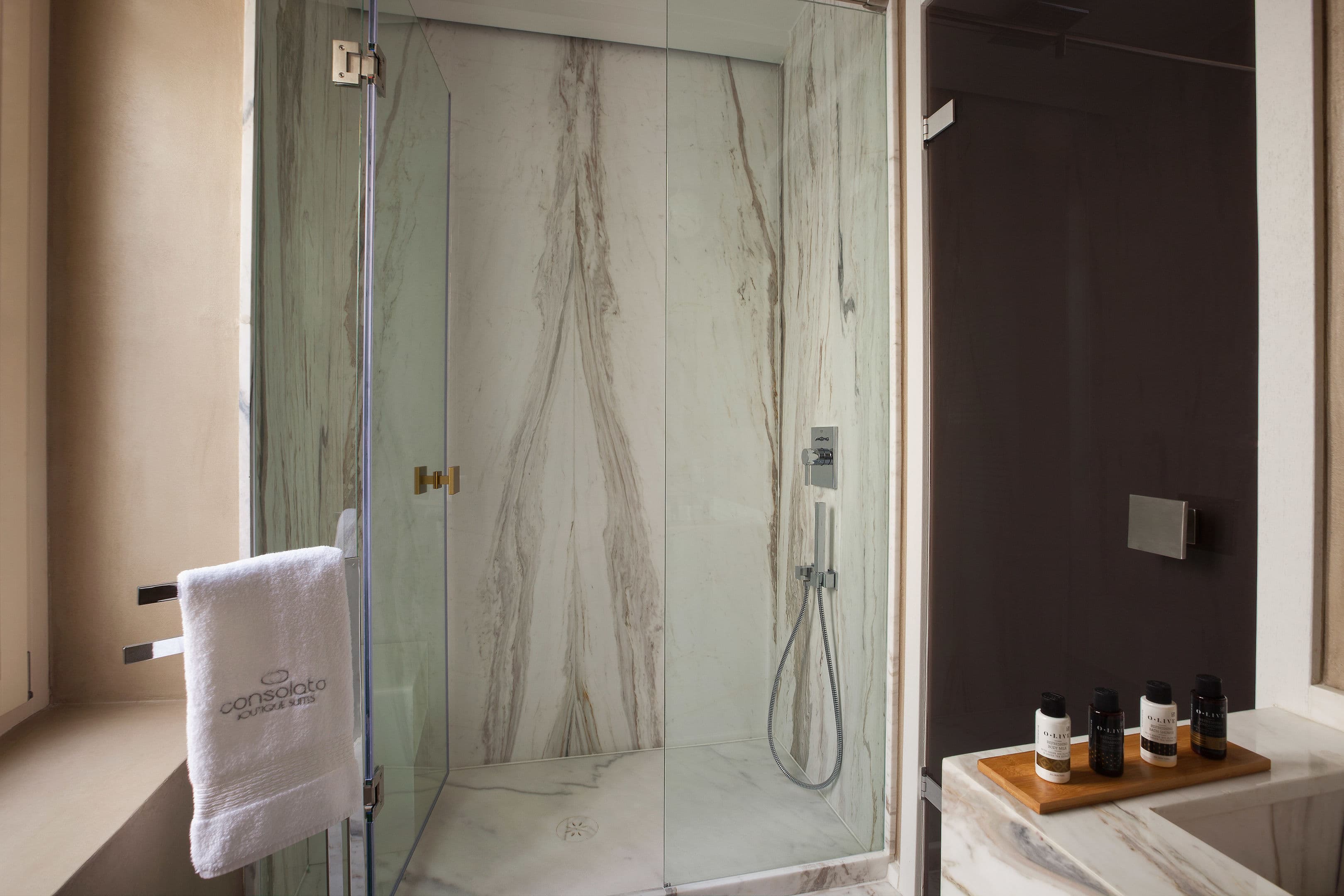 Consolato Boutique - 49