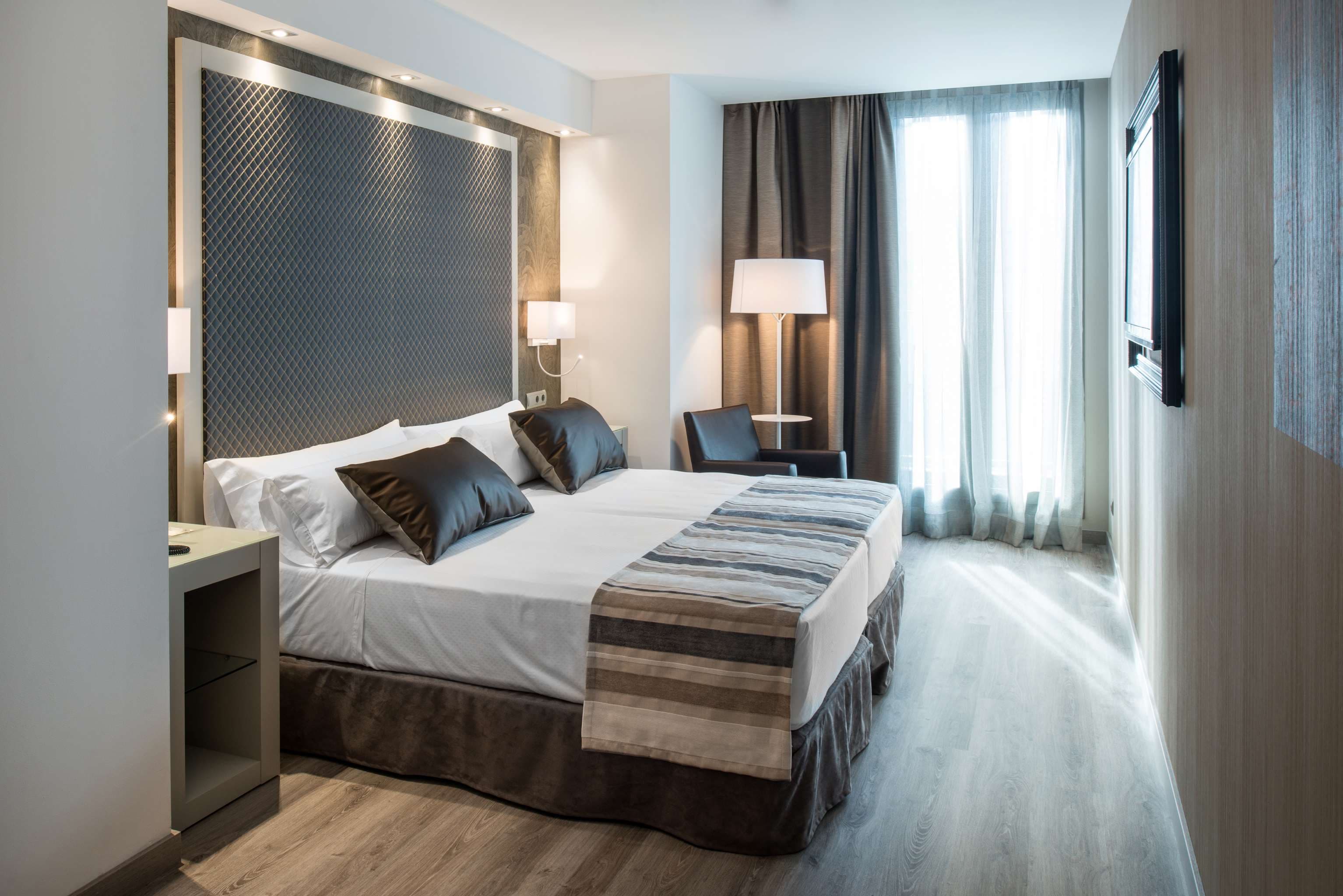 Catalonia Square - 93