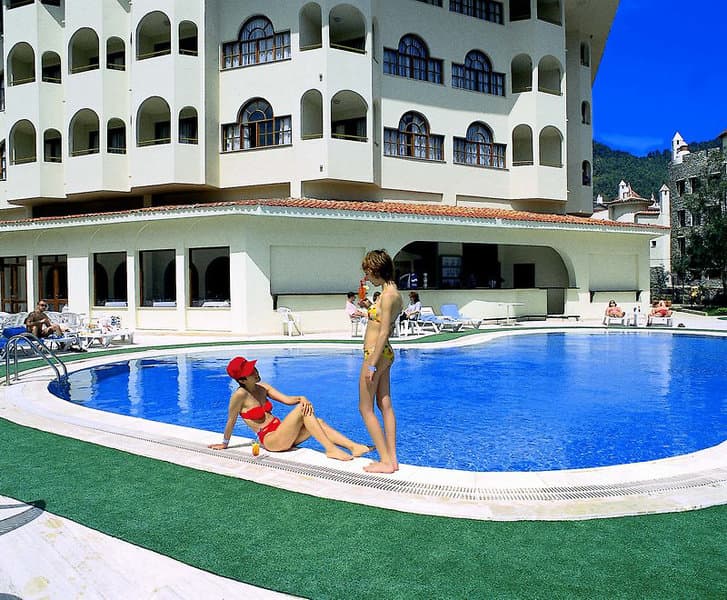 Fortuna Beach Hotel - 32