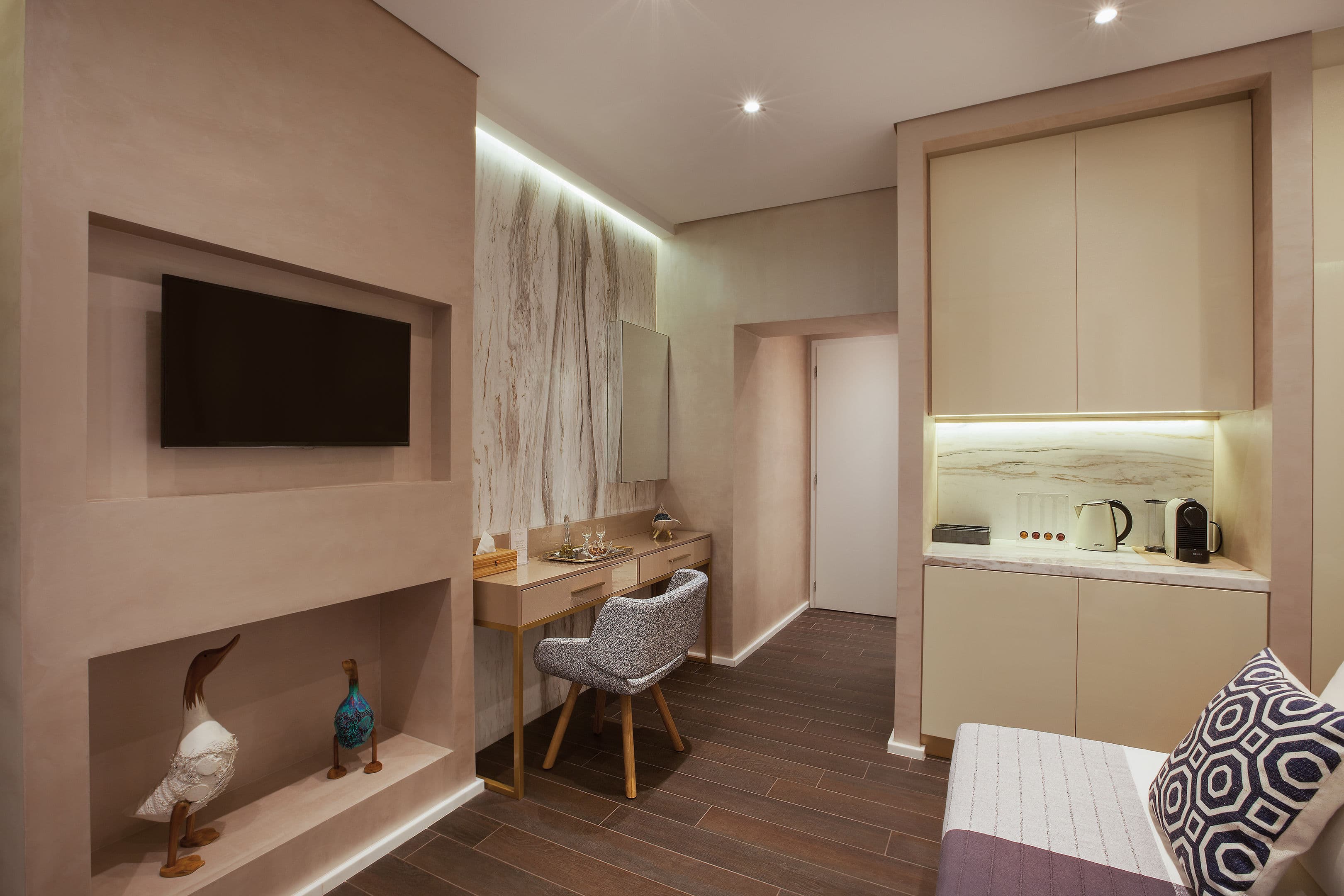 Consolato Boutique - 44