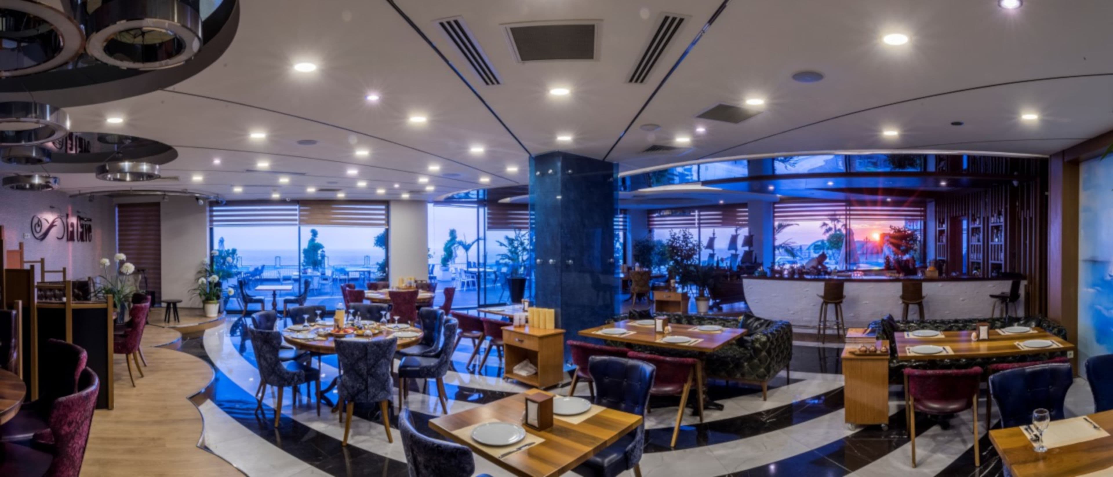 Elite Luxury Suite & Spa - 53