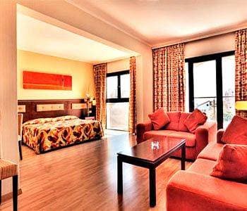 Hotel Livadhiotis City - 4