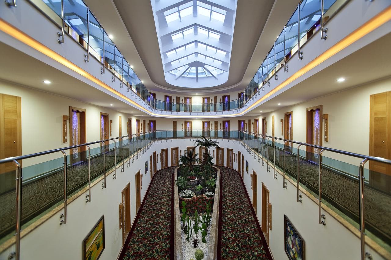 Saphir Hotel And Villa - 4