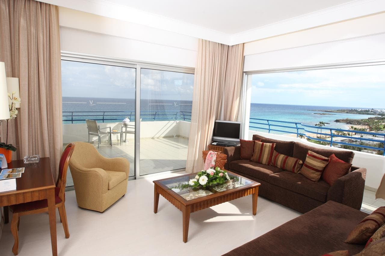 Vrissiana Beach Hotel - 9