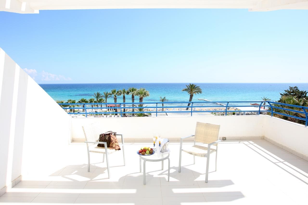 Vrissiana Beach Hotel - 12