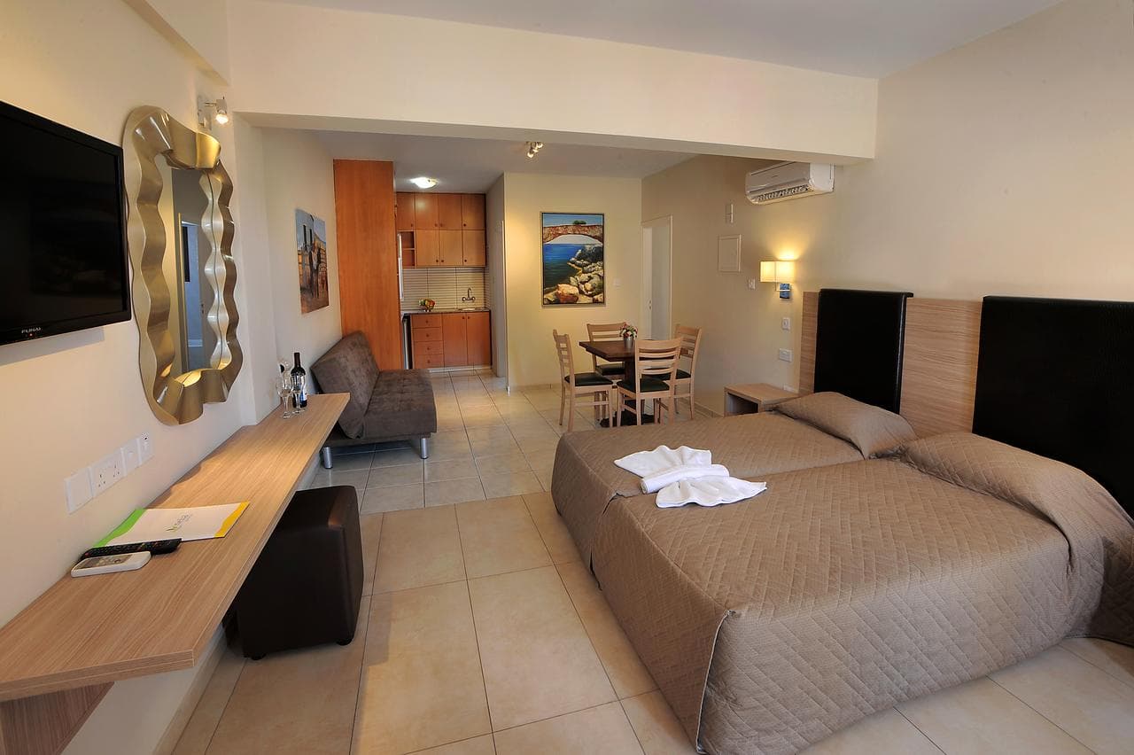 Hotel Nelia Gardens - 5