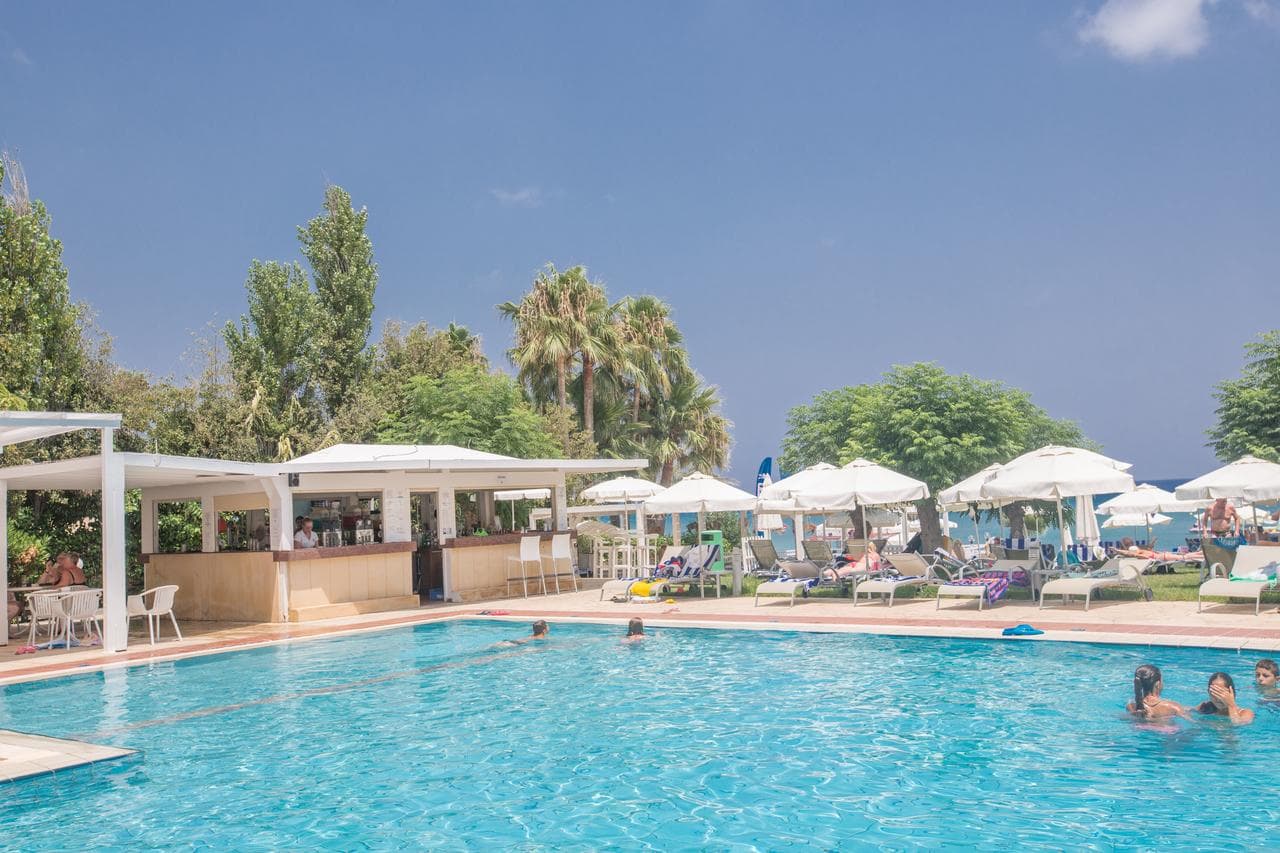 Iliada Beach Hotel - 2