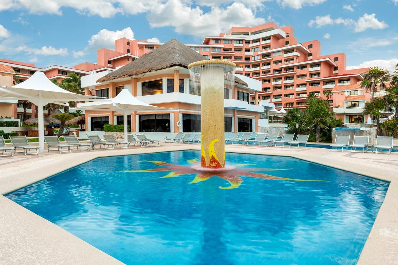 Wyndham Grand Cancun All Inclusive Resort & Villas - 2