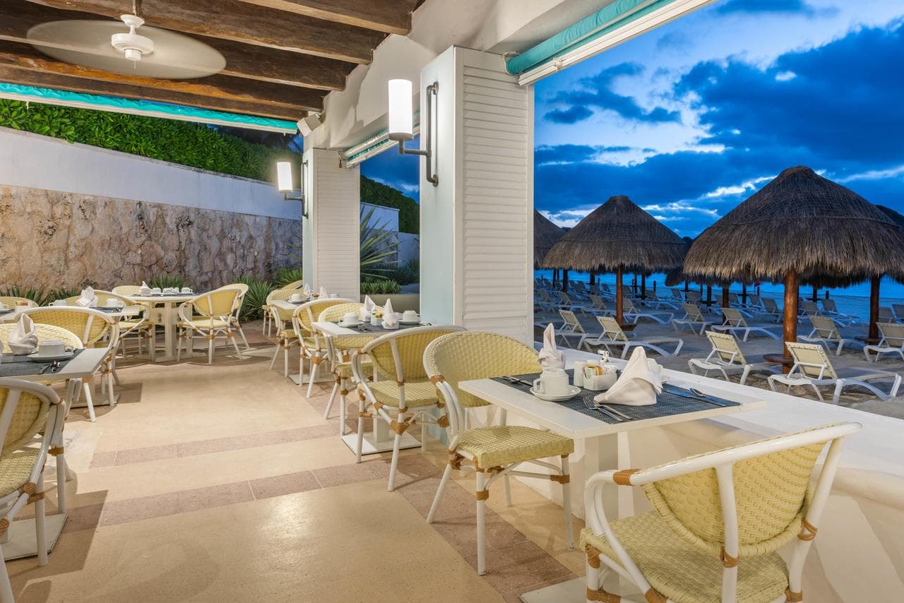 Wyndham Grand Cancun All Inclusive Resort & Villas - 3