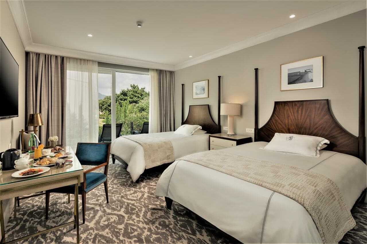 Royal Blue Hotel - 4