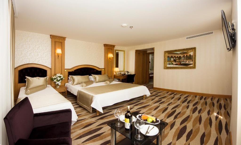 Aprilis Hotel - 12