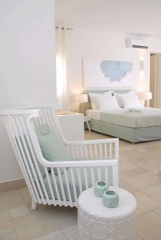 Aqua Blue Beach Hotel - 57