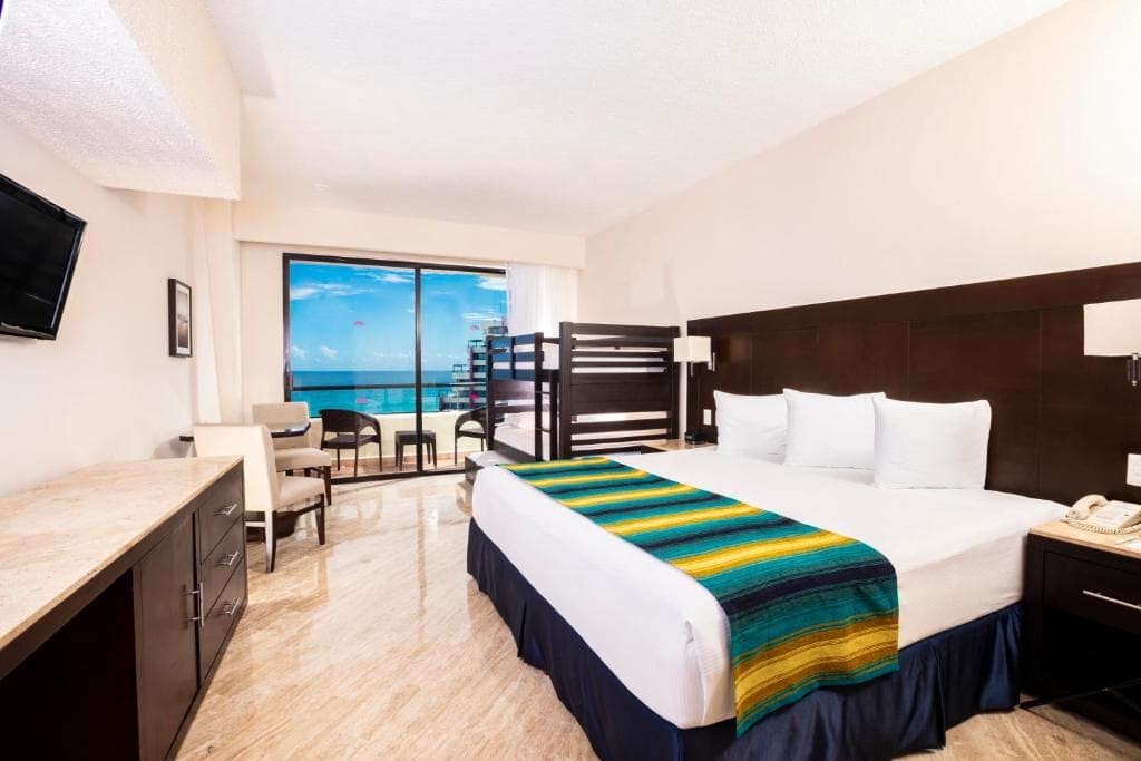 Crown Paradise Club Cancun - 2