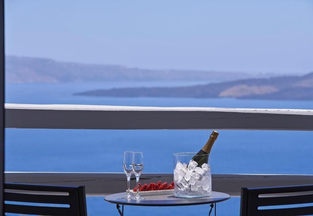 Mr and Mrs White Santorini - 13