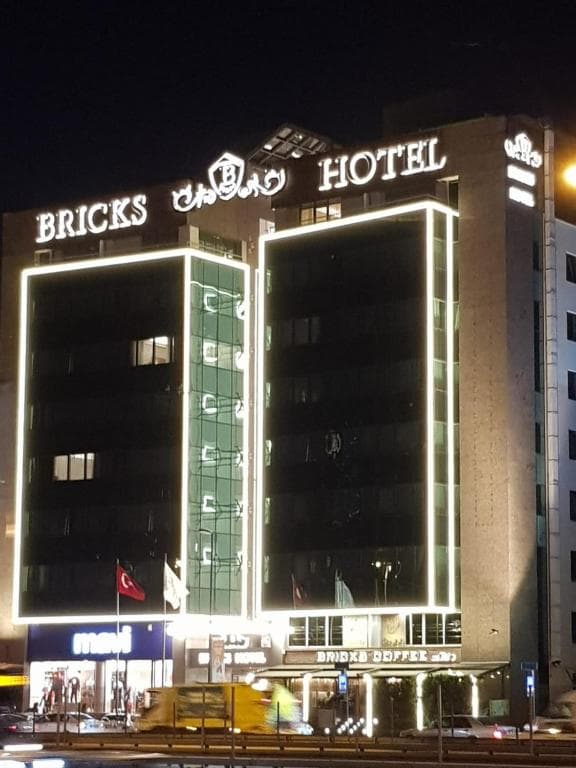 Bricks Hotel - 9