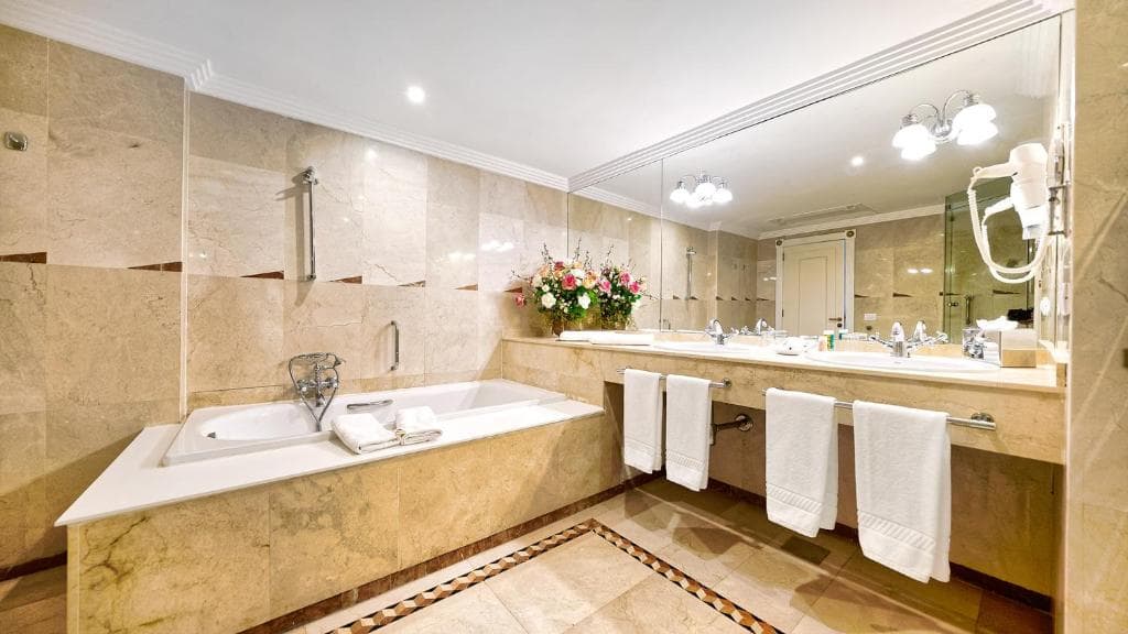 Bull Reina Isabel and Spa - 26