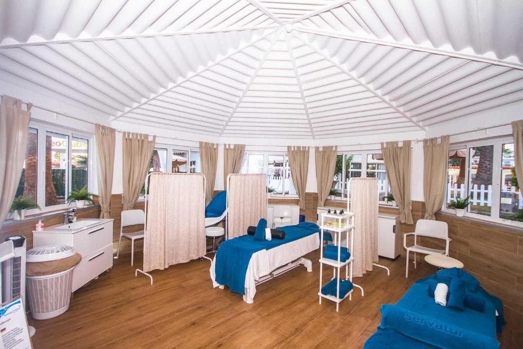 Servatur Waikiki - 14