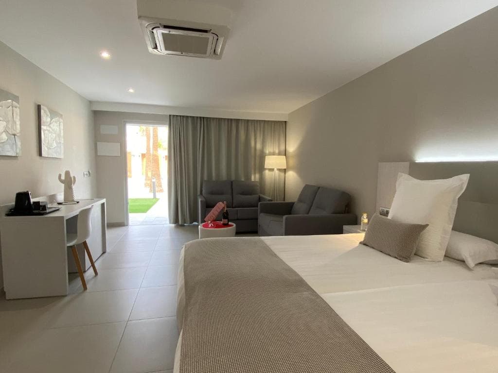 Sanom Beach Resort - 10