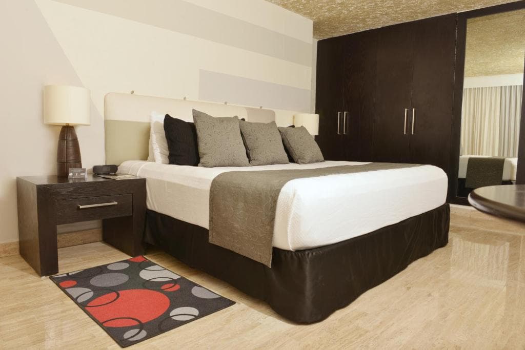 Oh! Cancun The Urban Oasis & Beach Club - 38