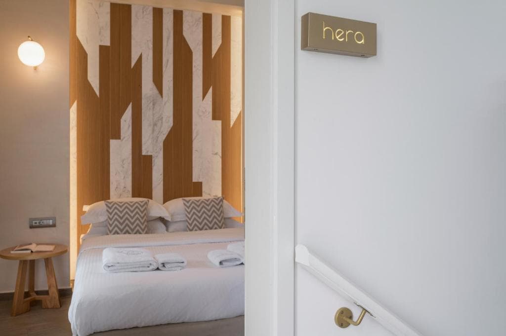 Consolato Boutique - 25