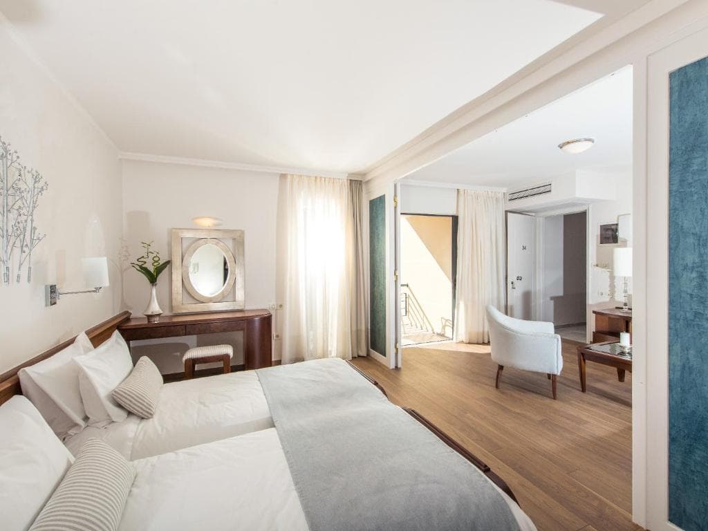 Avra City Hotel - 41