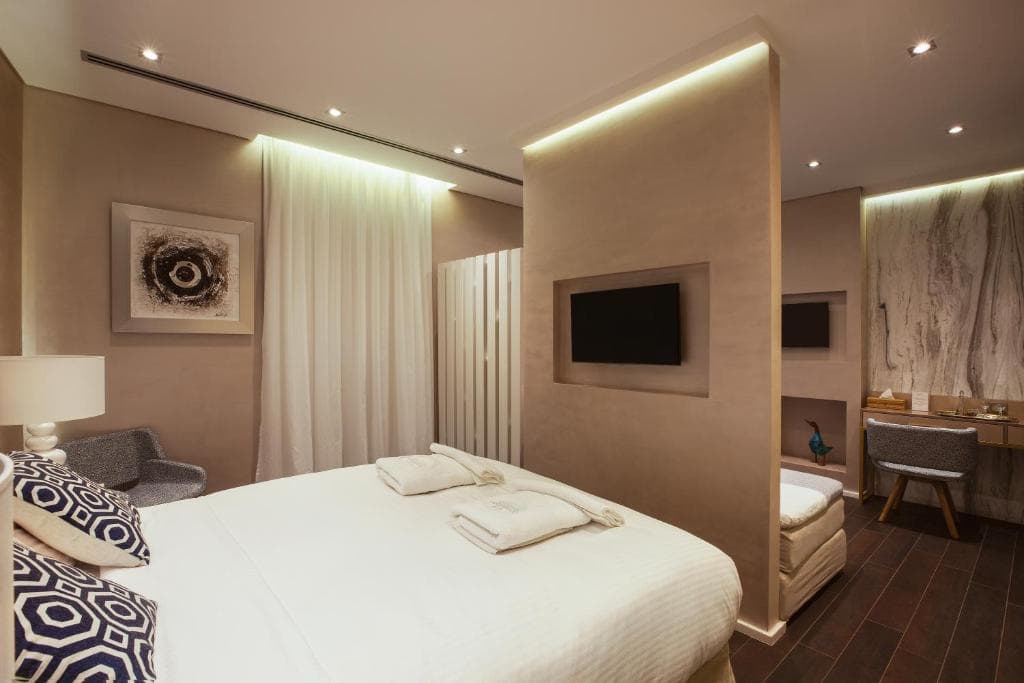 Consolato Boutique - 6