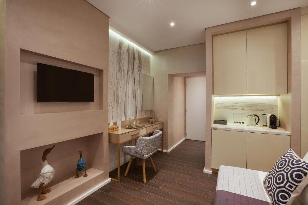 Consolato Boutique - 24