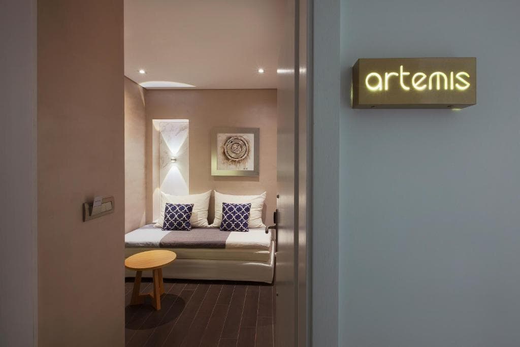 Consolato Boutique - 15