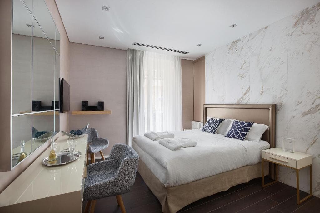 Consolato Boutique - 4