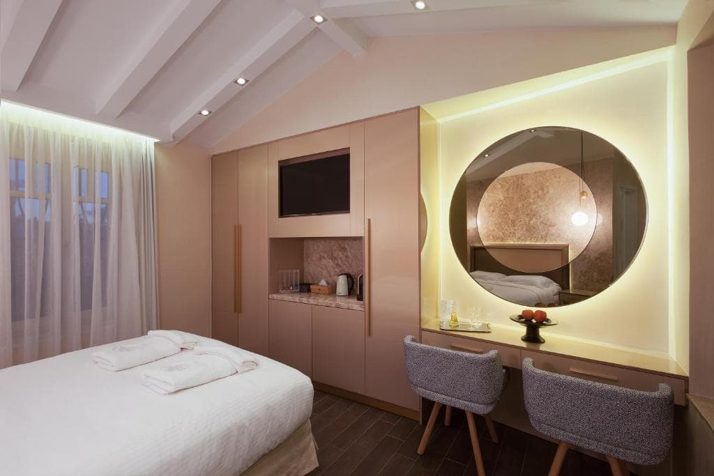 Consolato Boutique - 31