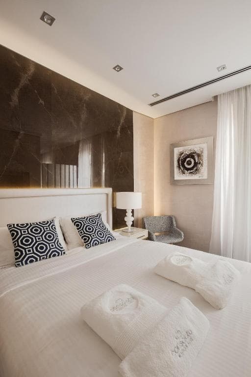 Consolato Boutique - 21