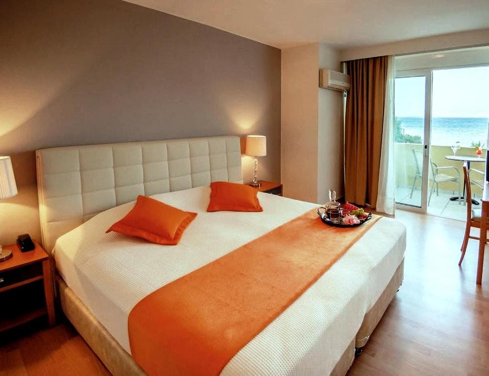 Faedra Beach Hotel - 8