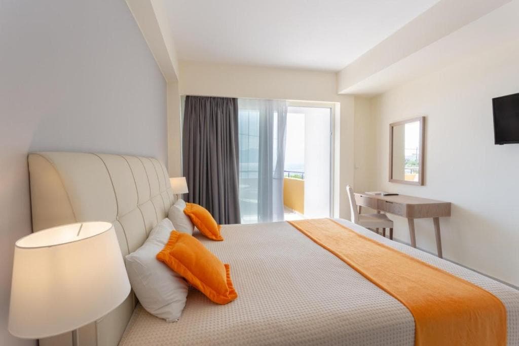 Faedra Beach Hotel - 17