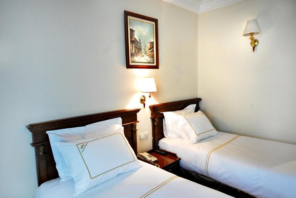 Golden Crown Hotel - 21
