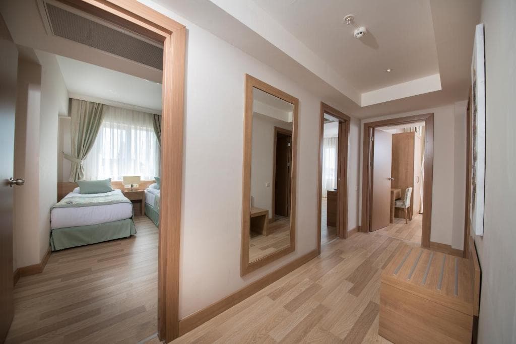 Charter Antalya - WYNDHAM GARDEN LARA - 32