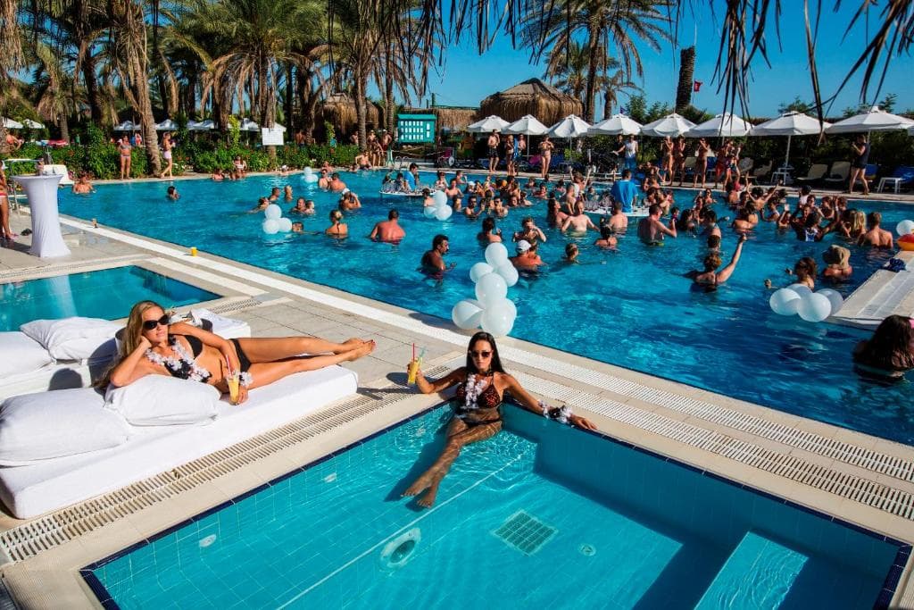 Charter Antalya - Lago Hotel (ex AZURA DELUXE RESORT AND AQUA SORGUN) - 11