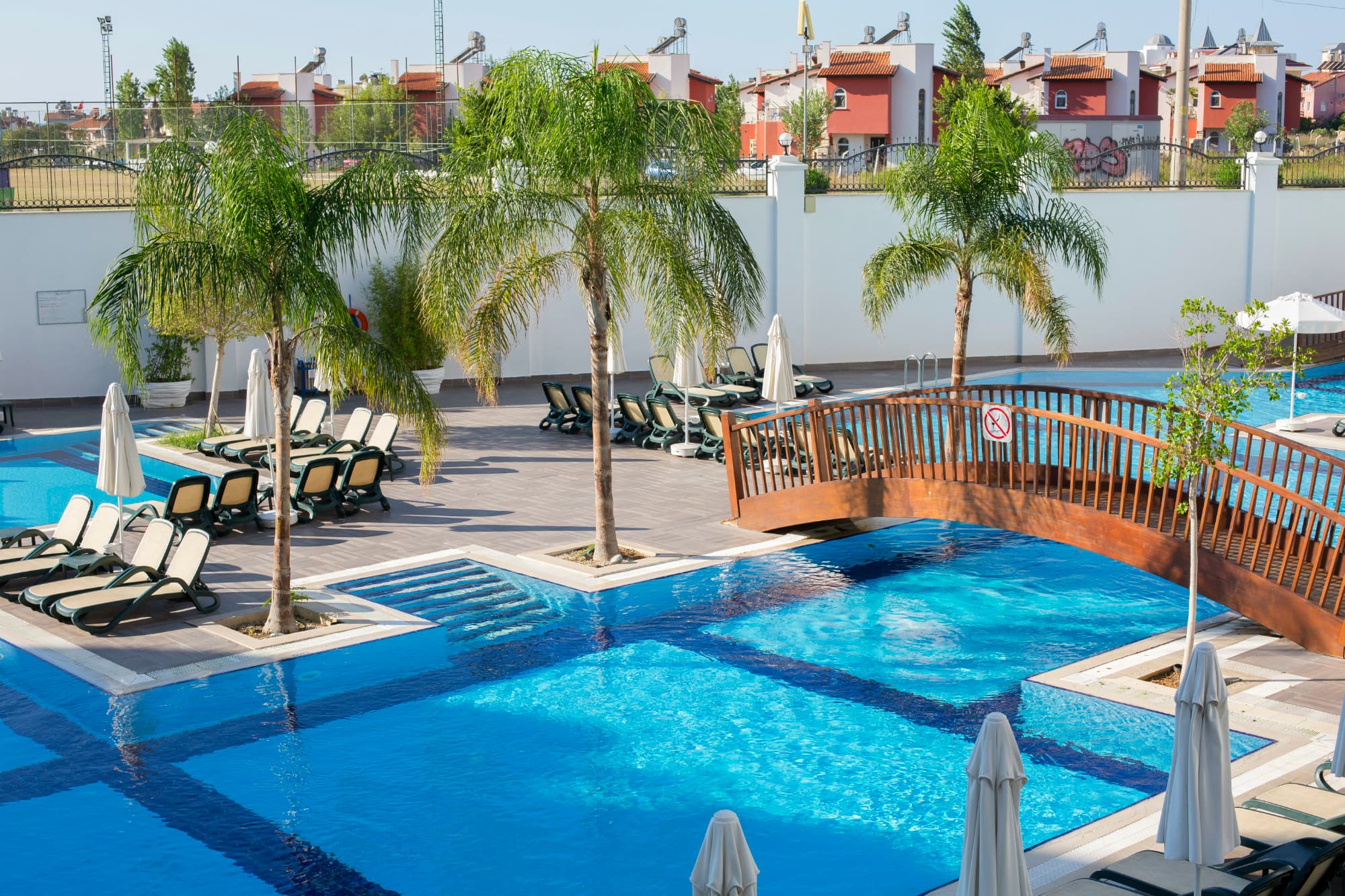 Side Crown Serenity Hotel