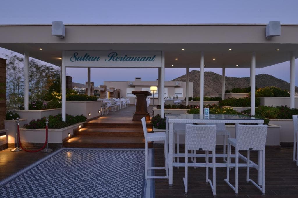Bellazure Hotel - 23