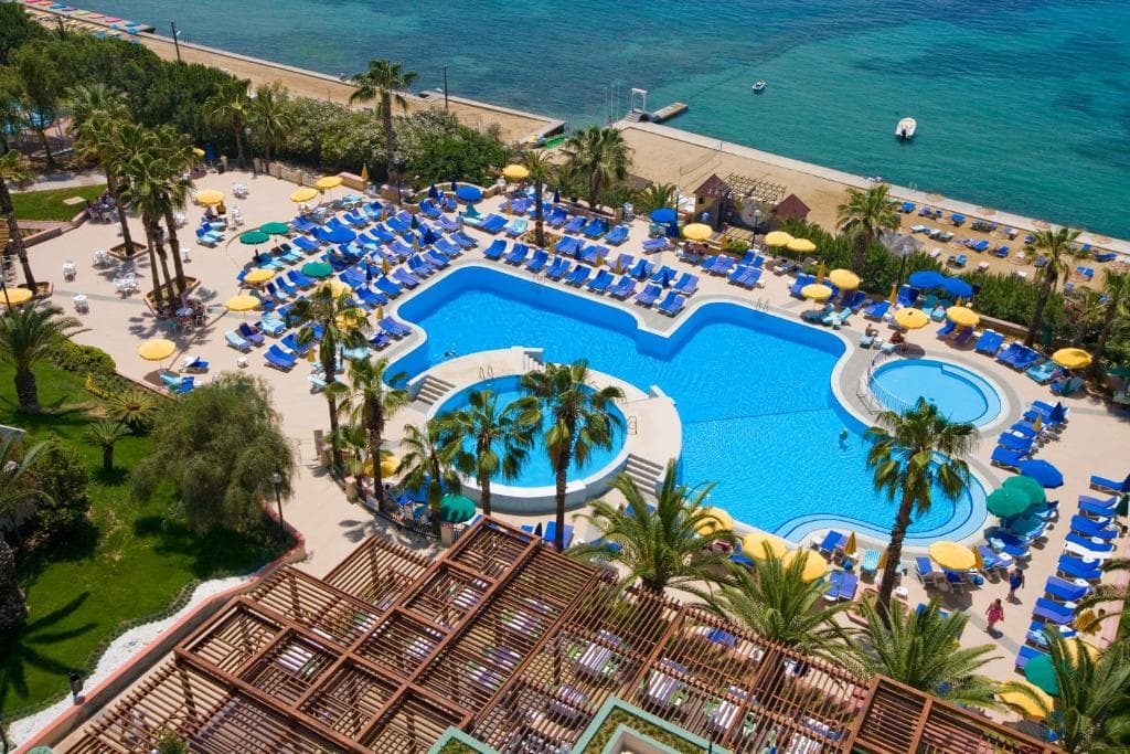 Charter Kusadas - FANTASIA DELUXE HOTEL KUSADASI