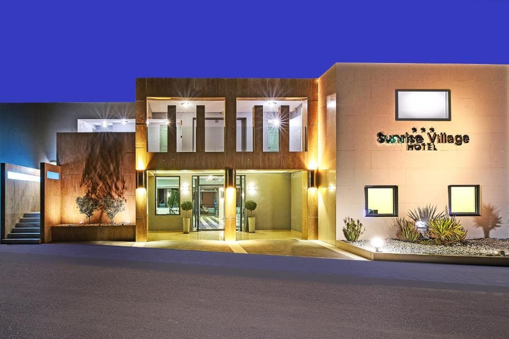 Sunrise Village Hotel - 9