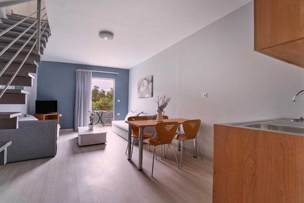 Sunrise Village Hotel - 37