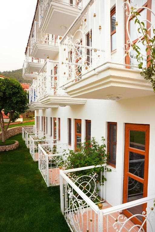 White Hotel - 5