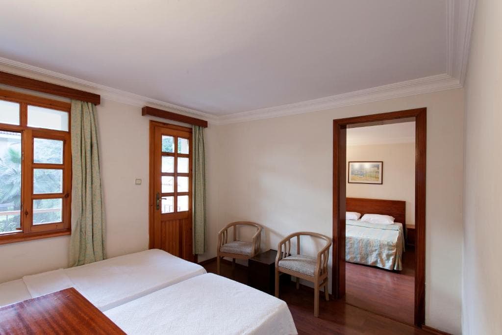 Perdikia Beach Hotel - 9