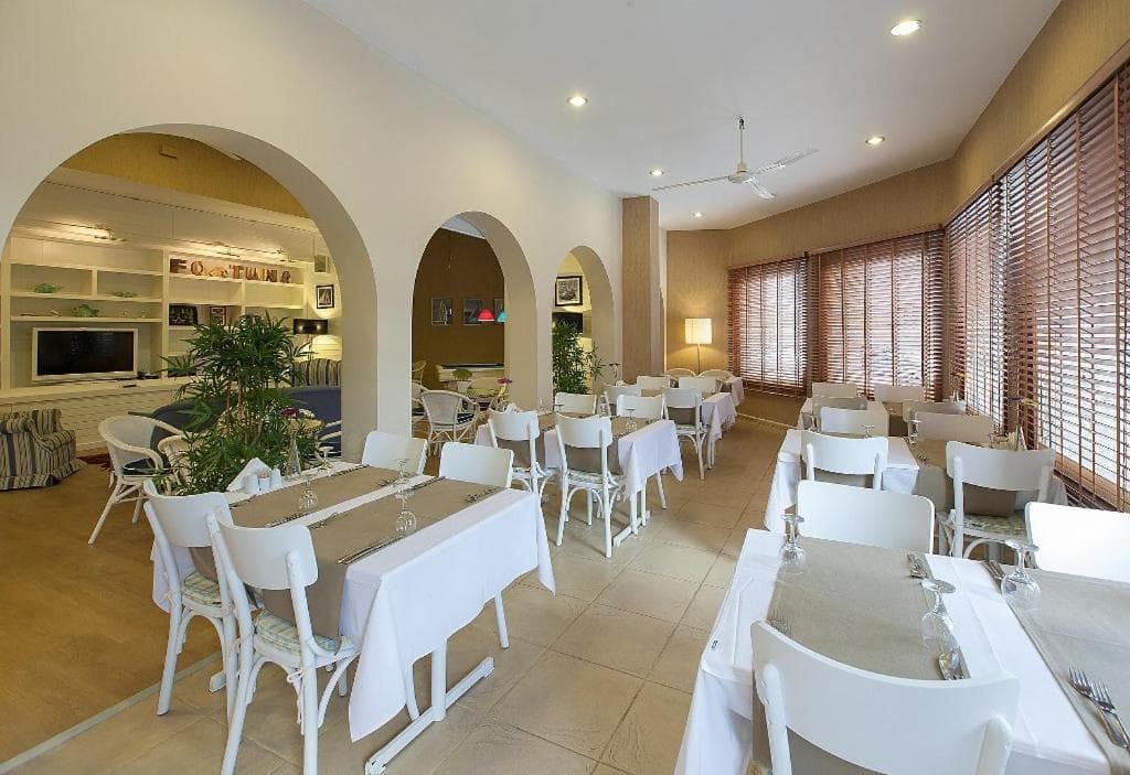 Fortuna Beach Hotel - 20
