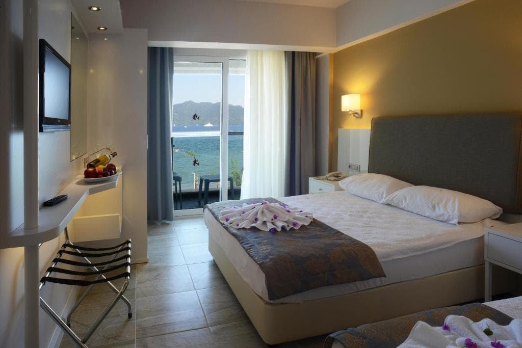 Maris Beach Hotel - 15