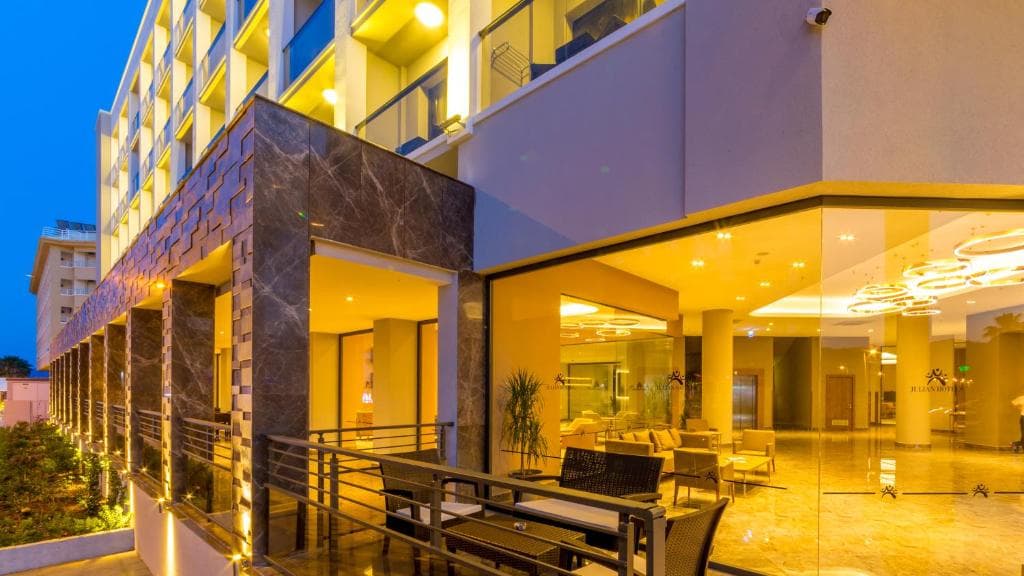 Julian Marmaris - 21