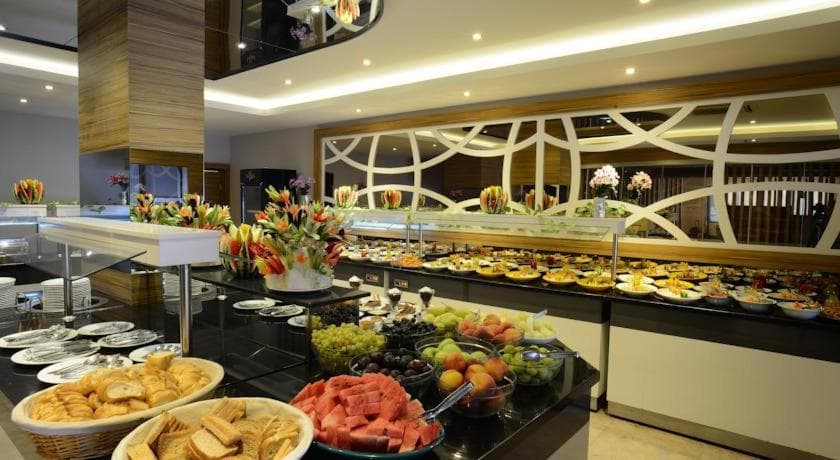 Maris Beach Hotel - 4