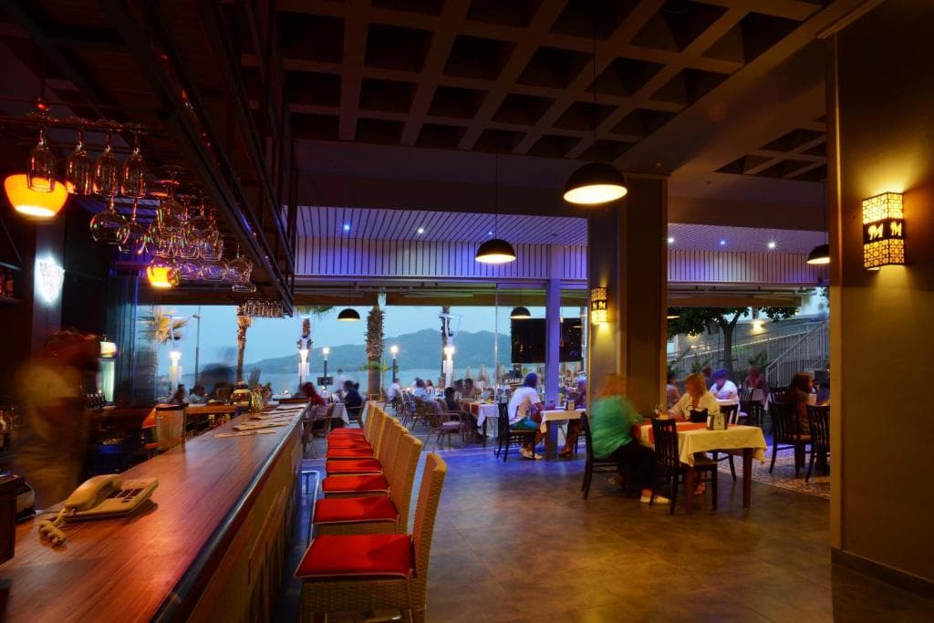 Maris Beach Hotel - 29