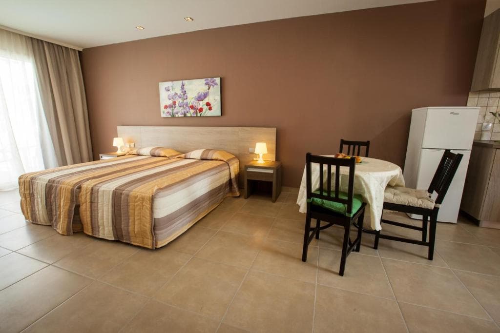 Crystallo Apartments - 9